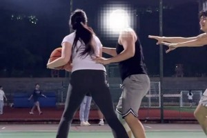 沁纯打野球跟防守人连续对抗：我喜欢你给我上强度的样子