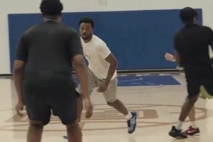 说话的是老詹吗？布朗尼与今年的10号秀马鲁阿奇一起训练~