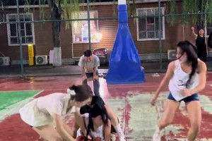 从来没想到女生打球强度这么大，这不比NBA好看多了？😍😍