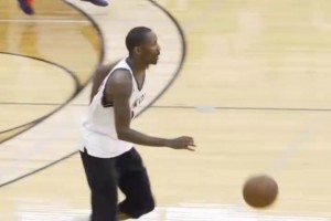 面对西班牙单场5记三分！朱芳雨北京奥运会个人三分集锦！