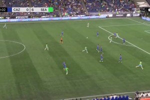 竞争一下普斯卡什候选？西雅图海湾人的德拉贝加超高难度凌空破门