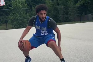 篮球教学：这个转身撤步技巧让杜兰特都点头认可！