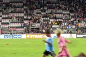 梅西儿子马特奥胜负欲太重了亲兄弟都下手.，很有佩佩的影子🤣