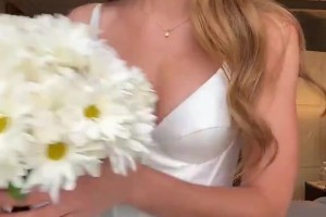 知道你结婚了！瑞秋视频晒婚纱变装