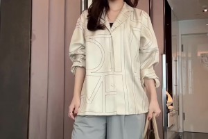 生活不易旺达卖艺~旺达吃个小零食还穿得花枝招展的~