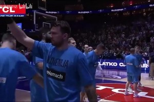 扎实的投篮技巧！弗拉格三分训练弹无虚发！