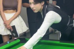 不愧连登哥都猛夸！台球女神王思诺这球技是真可以~~