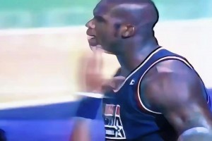 杨毅：湖人三连冠阵容 别说宇宙勇哪怕乔丹的公牛都打不过他们~