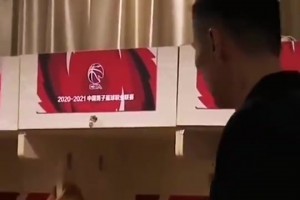 杜锋早期训胡明轩：游戏机要玩到啥时候，除了打王者荣耀还会啥