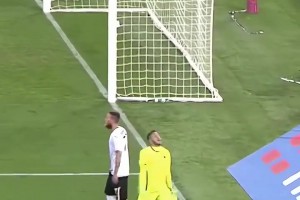 玉昆球迷：兄弟们，不是我吐槽裁判，你们看看这个球