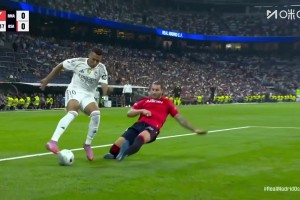 还是得靠他！姆巴佩右路强突造点，亲自操刀打破僵局！