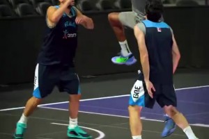 希腊男篮为欧锦赛训练准备字母哥无人能挡