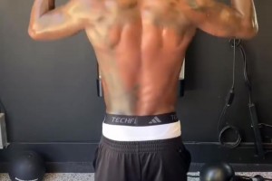 有点壮了！杰伦-格林休赛期持续苦练中！新赛季能在太阳爆发吗？