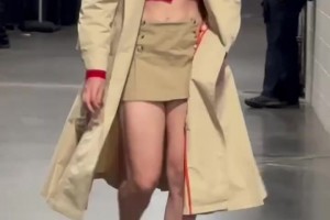 大长腿+高跟鞋！凯特琳-克拉克难得穿的这么有女人味