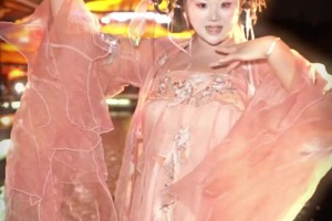 这就是杨贵妃吗😍刘禹彤晒古装：又来到大唐，这次是小公举呢！