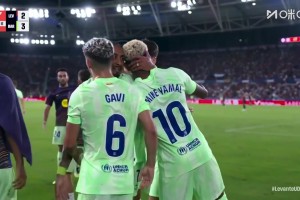 巴萨让二追三反超比分！亚马尔补时传中莱万特中卫自摆乌龙送绝杀