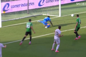 可惜！德布劳内精准直塞，拉赫马尼禁区内打门偏出！