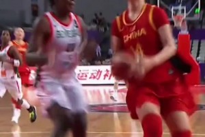 李月汝霸气回应老外，我们中国女篮不惹事也不怕事