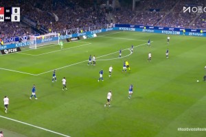 独闯龙潭！马斯坦托诺突入禁区被放倒，裁判没有表示