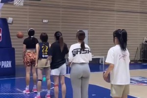 我选第二个罚球线那个，谁都不要跟我抢