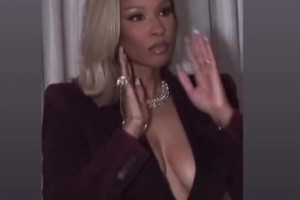 老詹妻子萨瓦娜也是很敢穿啊！穿得这么性感！😍