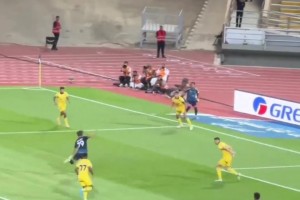 首秀概念神😂！菲利克斯沙特联赛首战戴帽，有点降维打击的意思