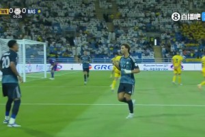 太飘逸了！菲利克斯禁区内不停球打死角破门！胜利1-0取得领先！