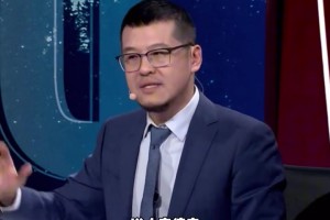 这么受欢迎的吗？名场面：队友妻子们排队与哈维亲吻！