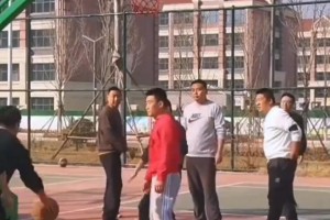 威少和艾弗森一个类型？杨毅：艾弗森的急停中距离多准啊