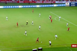这大弧线帅啊😱，苏超南通队这脚传中有没有让你想到谁？