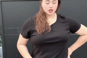 好家伙，真壮啊！🙊“大宝贝”刘禹彤晒可爱手势舞视频