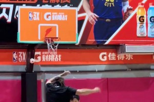 苏超惊现超巨失误😱！苏州队门将秒变“排球二传”助攻对手破门