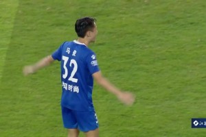 角球开得漂亮！南通队19岁小将金成民泰山压顶，比分来到2-0🔥