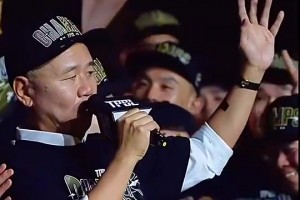 林~酥~豪！台妹此前如此干扰林书豪罚球，真佩服豪哥定力啊！🙊