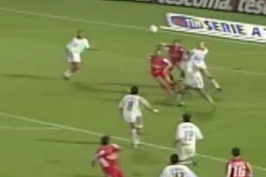 陌上人如玉，公子世无双！卡卡米兰生涯首秀，这是多少人的青春