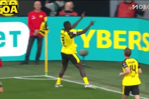 黑又硬秀技术！吉拉西脚后跟传球配合+单刀挑射戏耍门将破门！