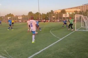 卡洛斯这右脚是真差一脚高射炮踢飞，一旁的里贝里差点笑出声🤣