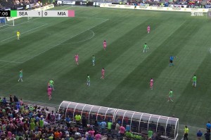 西雅图球员干扰发球时遭到梅西嘴炮连连，小老头是真上头啊🫠