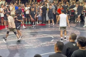 😍辣透！转身完美大力扣篮~