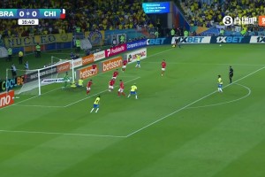 阿尔马达逆天空门不进！梅西冲入禁区倒三角，阿尔马达一脚踢飞！