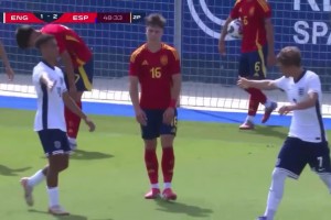 阿森纳15岁天才小将道曼面对西班牙U19突破造点