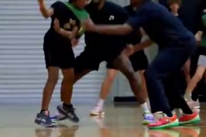 这数据有点夸张了吧？外网博主为杨瀚森新秀赛季盲选数据！