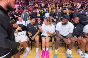 女版詹姆斯李梦追星真詹姆斯 兴奋的像个小女生～