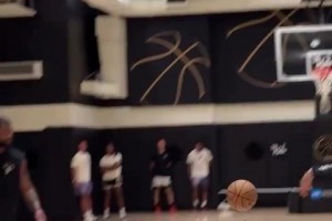 最新视频欧文可以打球了📷︎❤️，相信很快又能再见球场写诗！