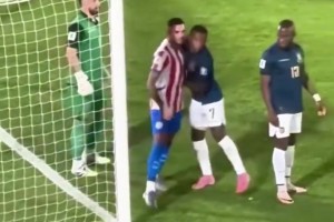 往昔岁月如诗画！美韩热身赛，孙兴慜队长与波切蒂诺相拥致意！