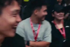 崔永熙调侃詹姆斯：老詹，再来五年！老詹听后摇了摇头：NO！