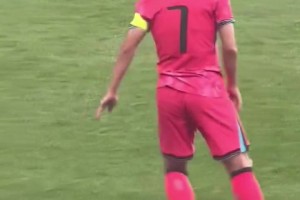 启动还是慢了啊！场边直拍孙兴慜疯狂跨步尝试过人！