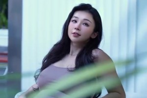 张曼源挺着大肚子走在街头：这么大的事，根本瞒不住了！