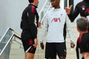 卡洛斯：庆幸梅西出道不久我就退役，当时就知道他是新马拉多纳