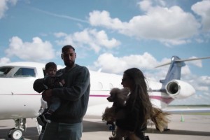 欧冠门神他来了！多纳鲁马抵达曼城！和瓜帅拥抱&完成训练！